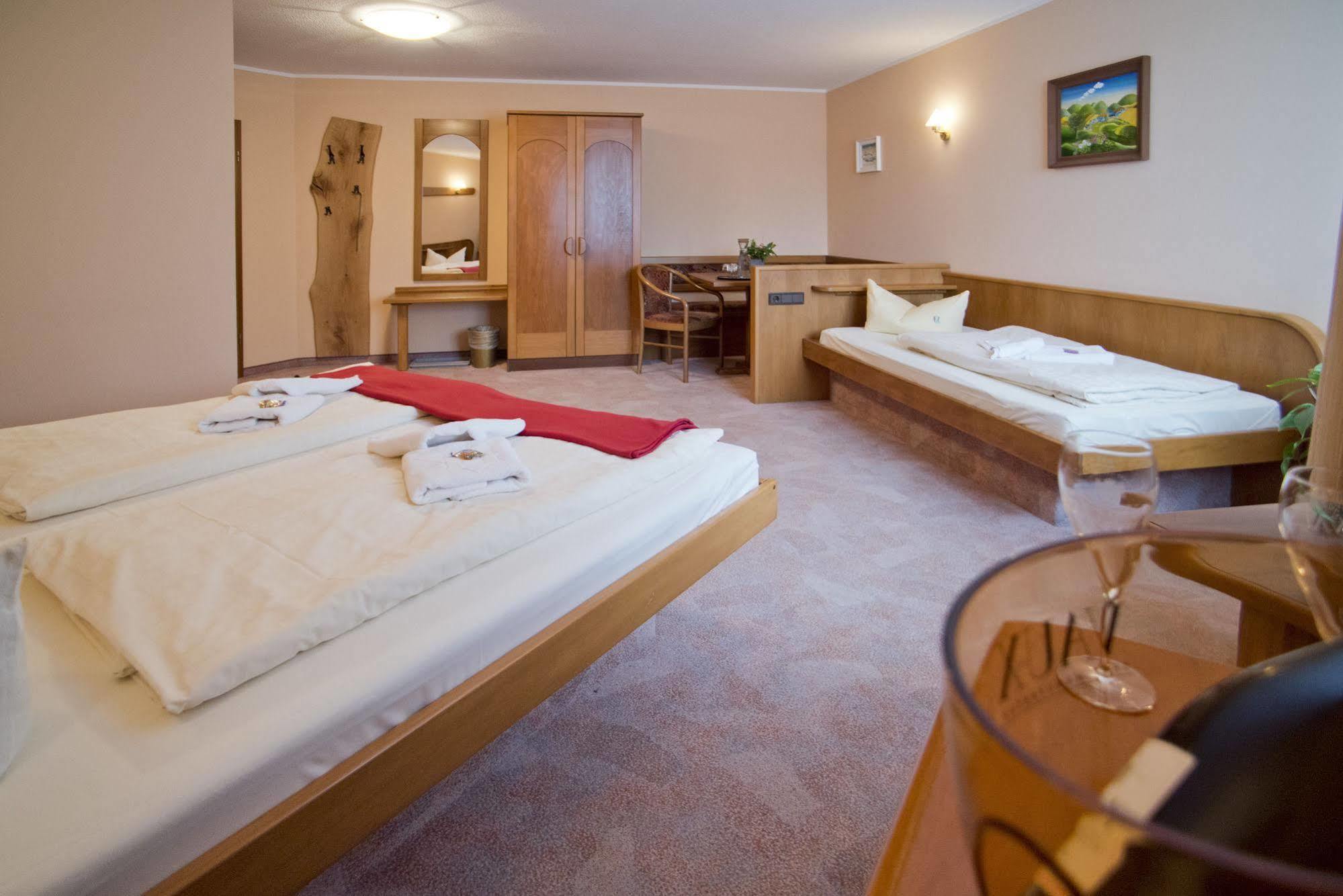 Rennsteighotel Herrnberger Hof Нойгаус-ам-Реннвеґ Екстер'єр фото